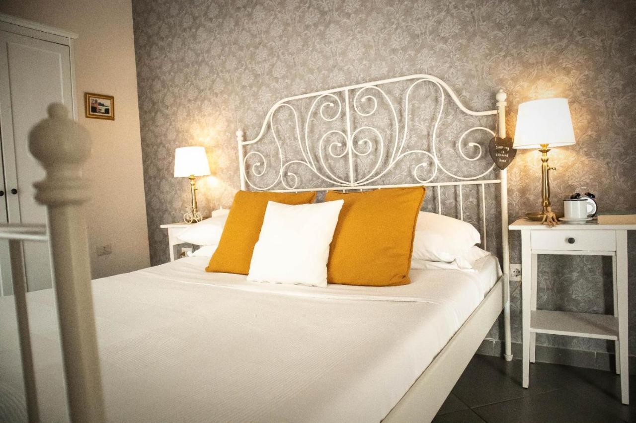 Guest House Camilla Alghero Bagian luar foto