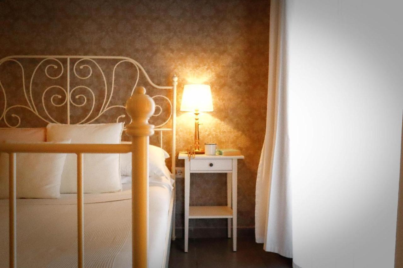 Guest House Camilla Alghero Bagian luar foto